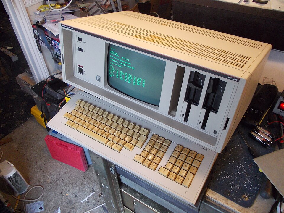 Een compleet in elkaar gezette Philips P2000C